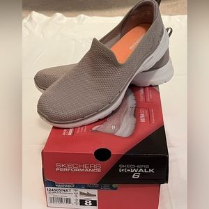 Women’s Skechers GoWalk Natural Size 8